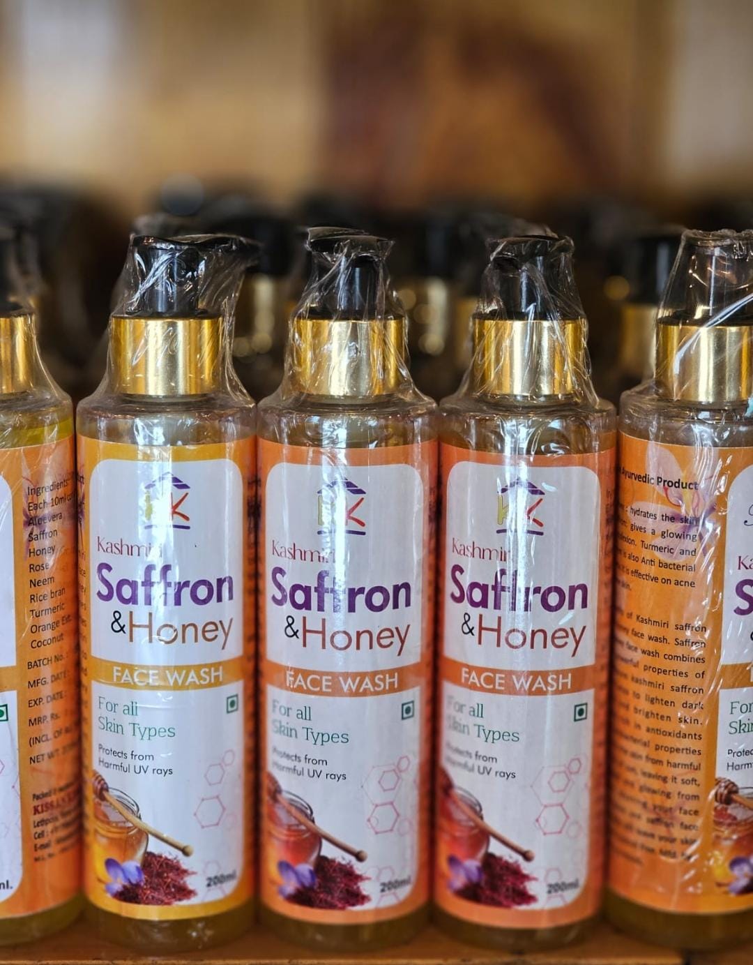 Saffron honey face wash
